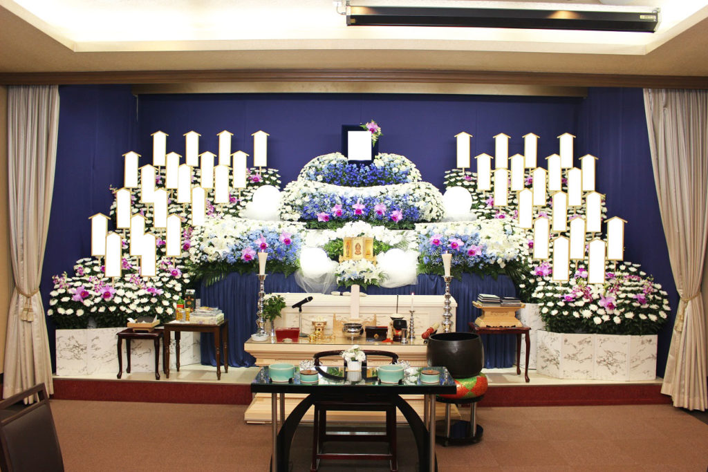 通夜・葬儀両日で200名近い会葬者がご参列された一般葬
